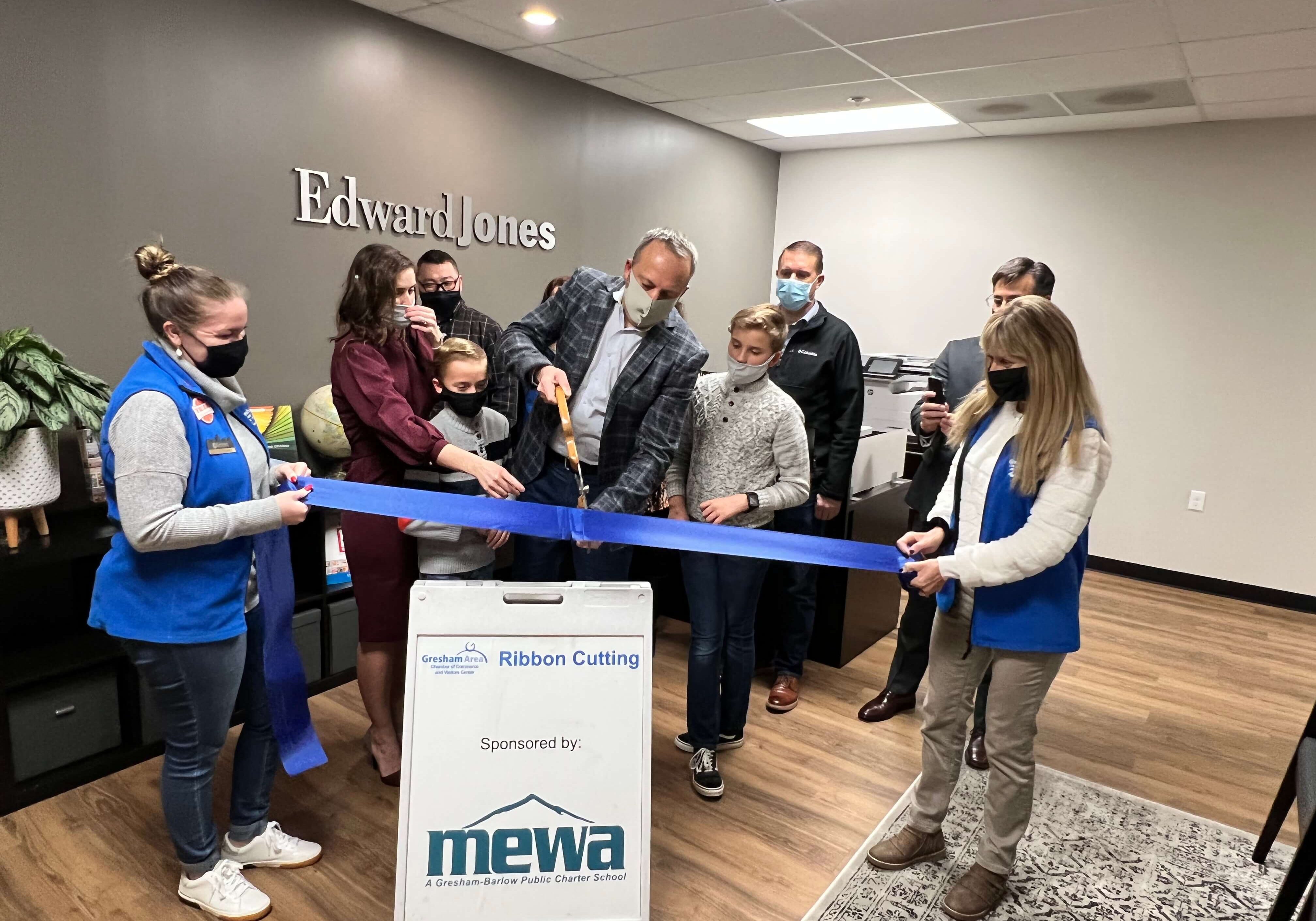 Edward Jones Financial Advisor Ben Chumov Ribbon Cutting and Grand Opening