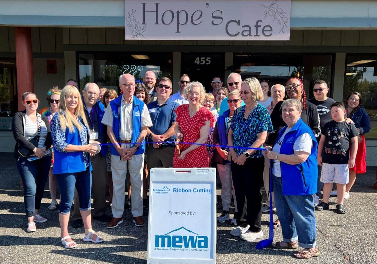 Hope's Cafe Ribbon Cutting